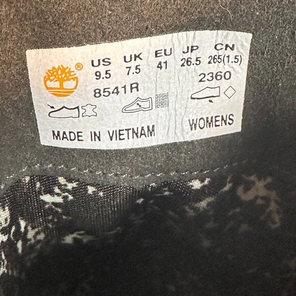 Women"s size 9.5 Timberland Boots {Earthkeepers} - Picture 5 of 16